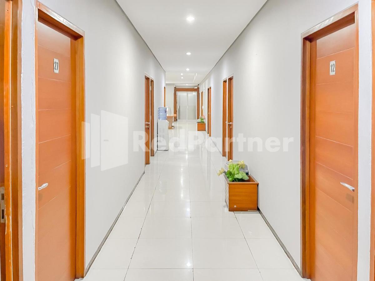 Sang Surya Guesthouse Syariah Near Rs Hasan Sadikin Mitra Reddoorz Bandung Bagian luar foto