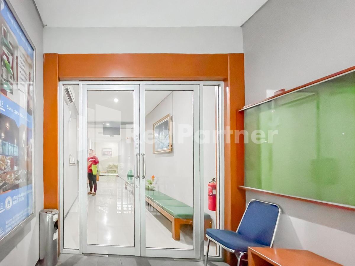 Sang Surya Guesthouse Syariah Near Rs Hasan Sadikin Mitra Reddoorz Bandung Bagian luar foto