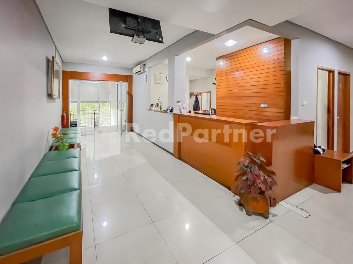 Sang Surya Guesthouse Syariah Near Rs Hasan Sadikin Mitra Reddoorz Bandung Bagian luar foto