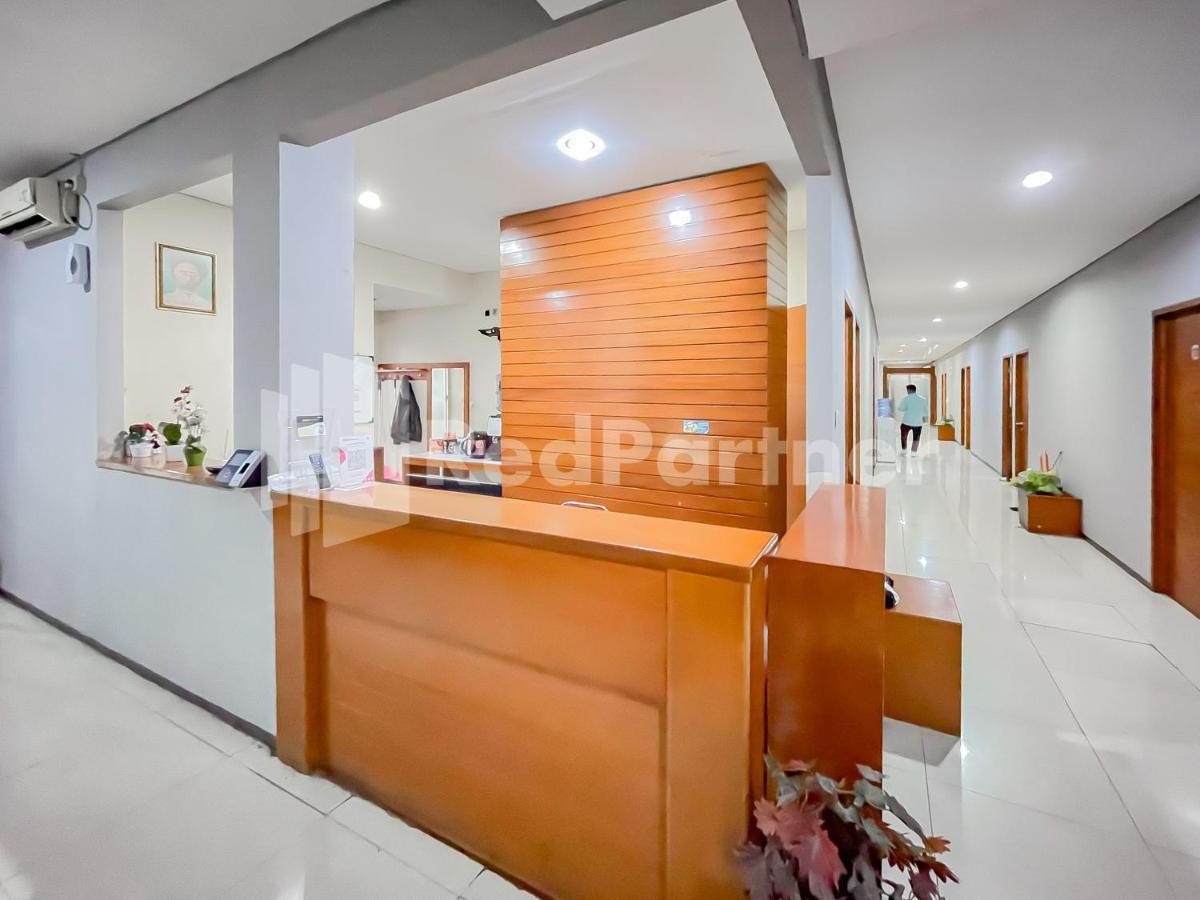 Sang Surya Guesthouse Syariah Near Rs Hasan Sadikin Mitra Reddoorz Bandung Bagian luar foto