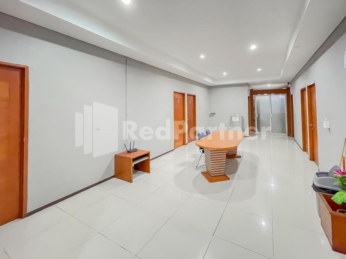 Sang Surya Guesthouse Syariah Near Rs Hasan Sadikin Mitra Reddoorz Bandung Bagian luar foto