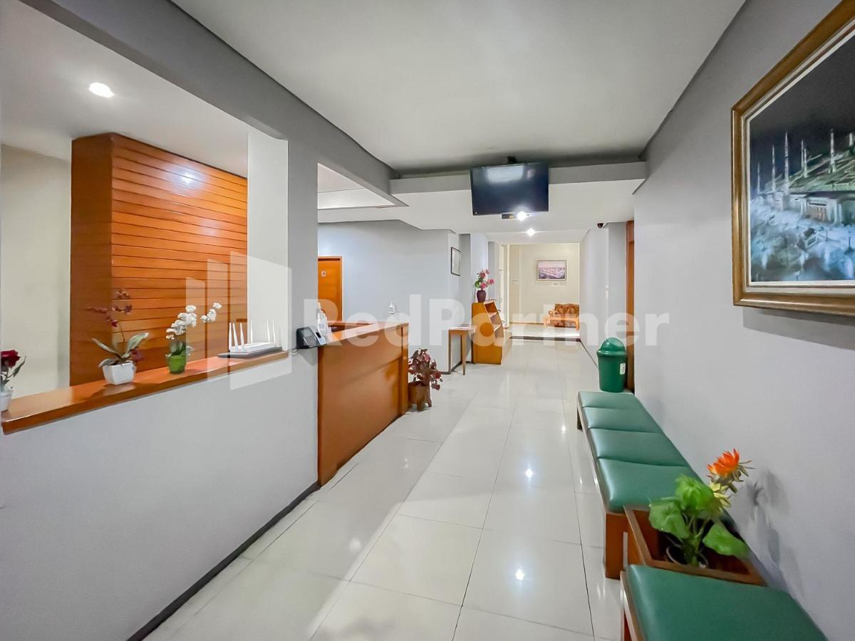 Sang Surya Guesthouse Syariah Near Rs Hasan Sadikin Mitra Reddoorz Bandung Bagian luar foto